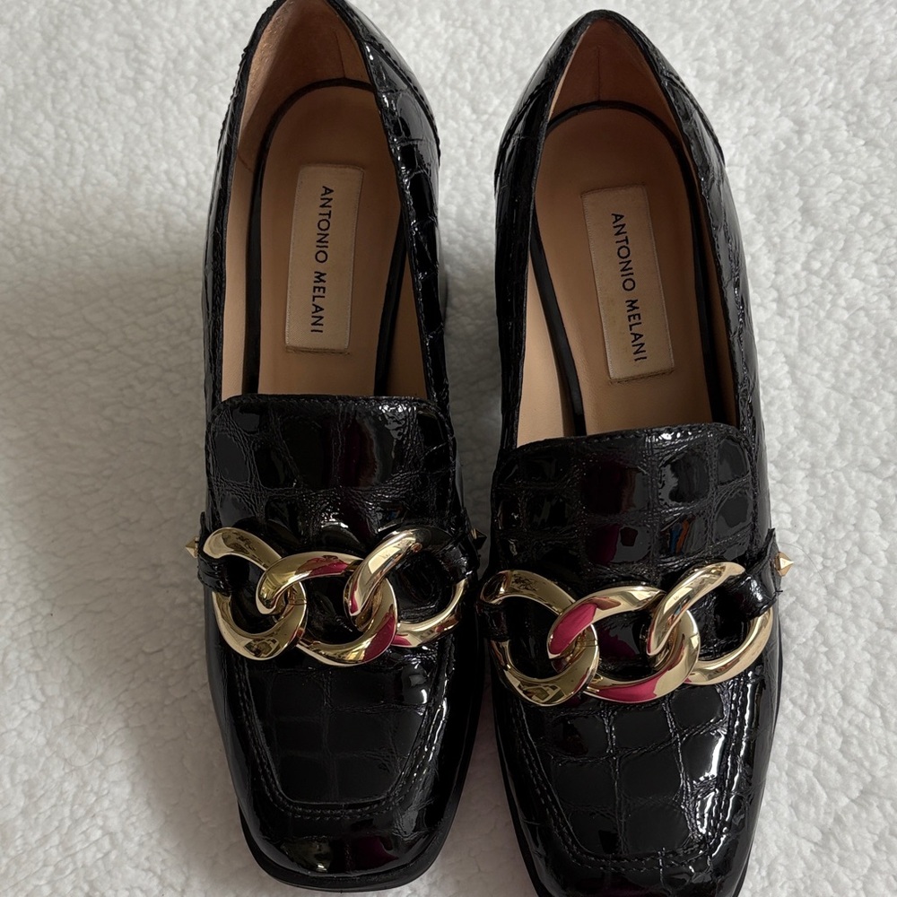 Antonio Melani Black Croc-Embossed Loafers with Gold Chain